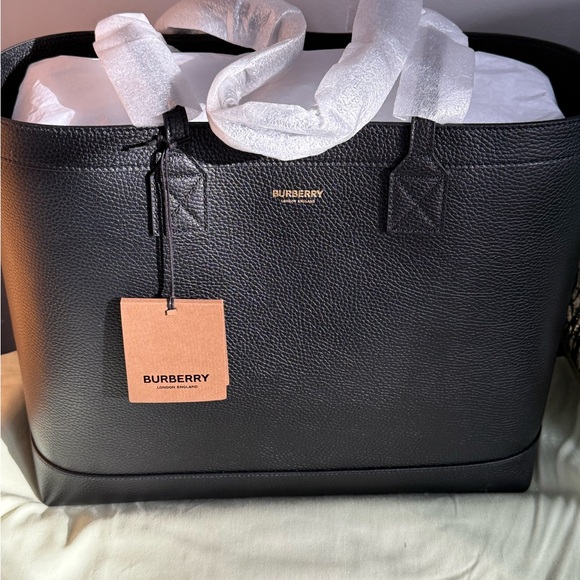 NEW Burberry London Tote - Picture 2 of 11